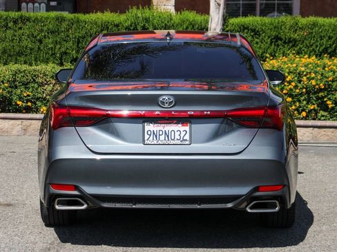 Used 2019 Toyota Avalon XLE image 7