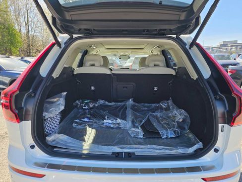 New 2026 Volvo XC60 T8 Ultra w/ Protection Package Premier AWD/4WD image 15