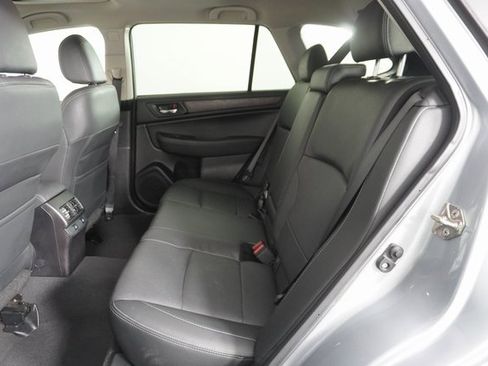 Used 2016 Subaru Outback 2.5i Limited image 31