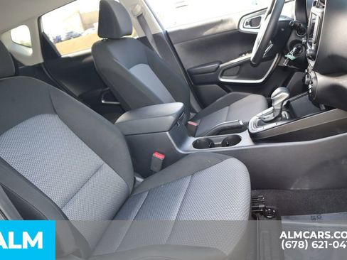 Used 2025 Kia Soul LX w/ LX Technology Package image 27