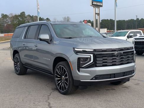 New 2026 Chevrolet Suburban High Country image 2