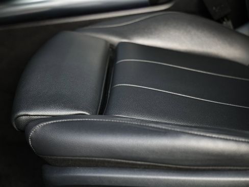 Used 2021 Mercedes-Benz GLA 250 4MATIC image 23