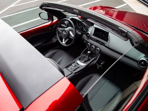 Used 2023 MAZDA MX-5 Miata Grand Touring w/ Weather Package RWD image 20