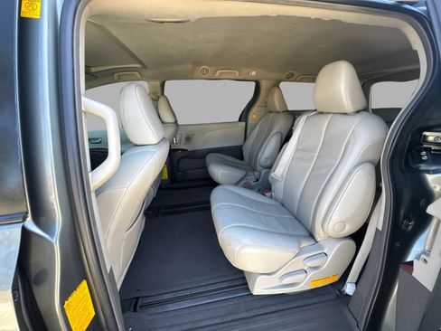 Used 2011 Toyota Sienna XLE w/ XLE Navigation Pkg FWD image 28