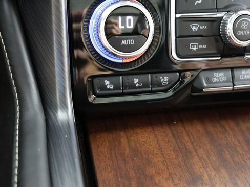 Used 2023 GMC Yukon Denali Ultimate w/ LPO, Floor Liner Package AWD/4WD image 9