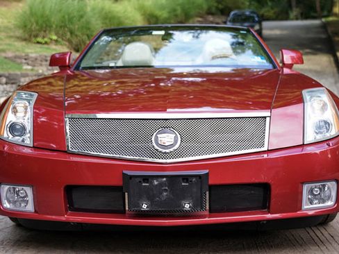 Used 2004 Cadillac XLR RWD image 11