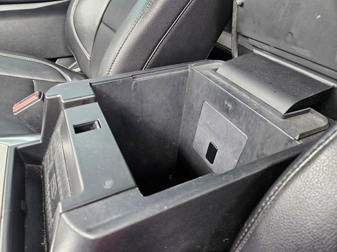 Used 2021 Ford Explorer Limited w/ Equipment Group 301A RWD image 27