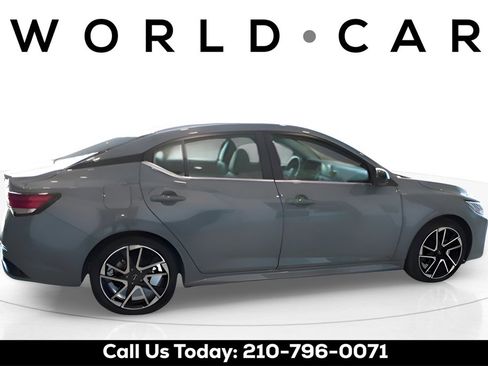 Used 2025 Nissan Sentra SR w/ SR Premium Package image 8