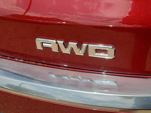Used 2016 GMC Acadia SLE AWD/4WD image 9