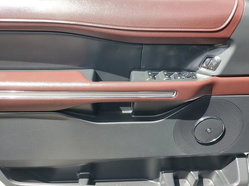 Used 2024 Ford Expedition Limited RWD image 16