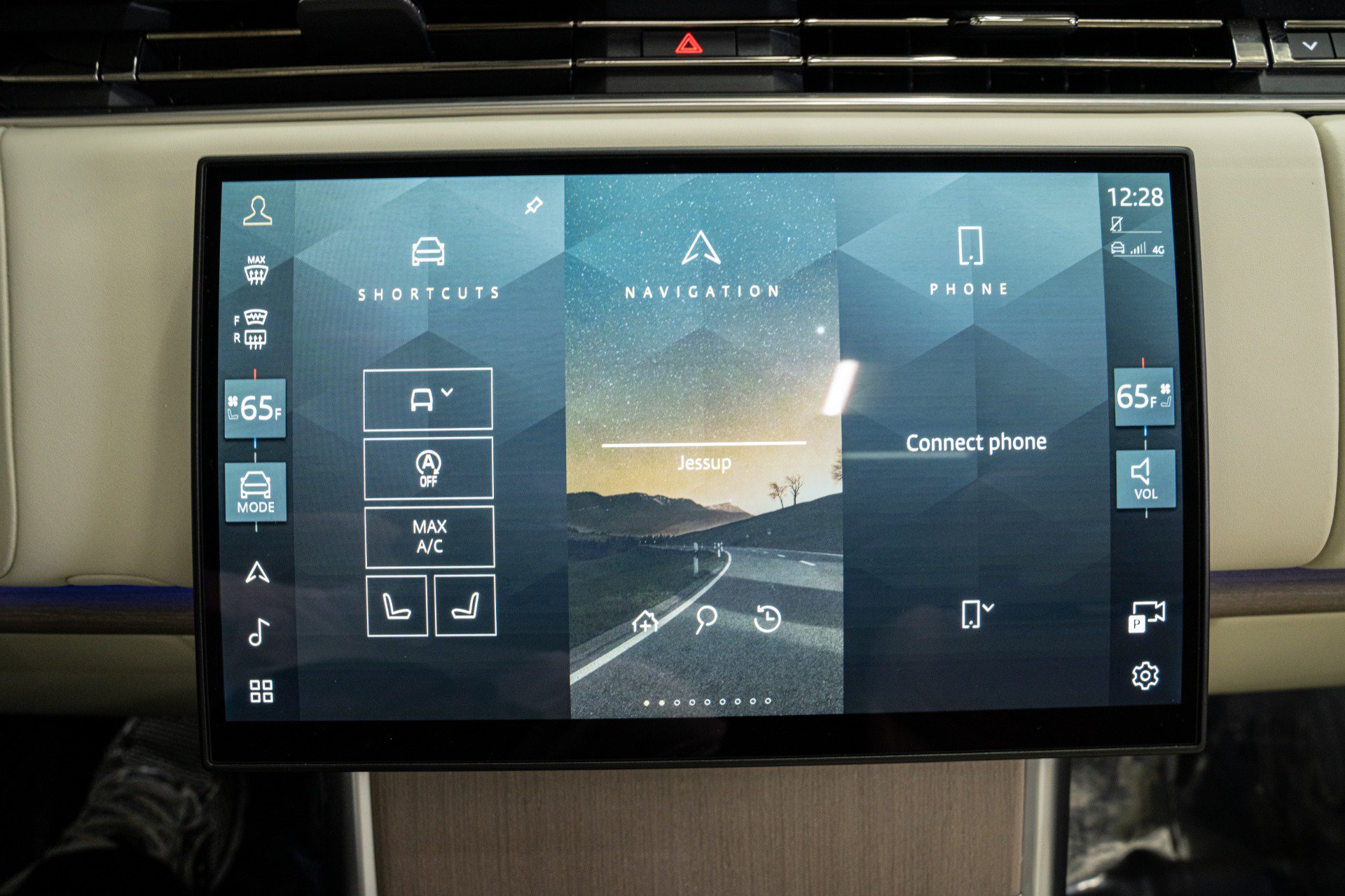 Used 2025 Land Rover Range Rover SE AWD/4WD image 28