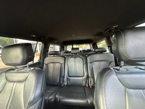 Used 2024 Jeep Wagoneer Series II w/ Flexible Seating Group AWD/4WD image 16