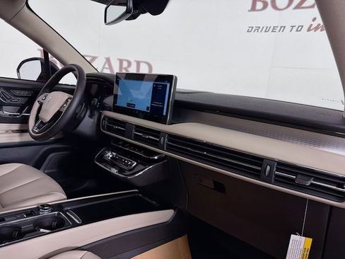New 2026 Lincoln Corsair Premiere FWD image 32