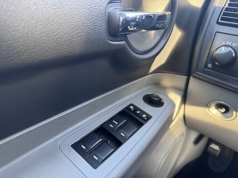 Used 2007 Dodge Charger SE w/ Comfort Seating Group image 30