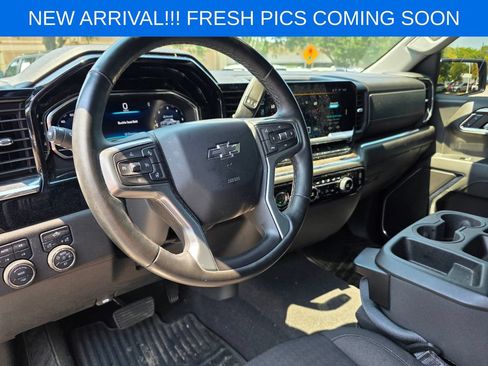 Used 2024 Chevrolet Silverado 1500 RST w/ Z71 Off-Road Package AWD/4WD image 7