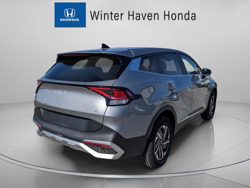 Used 2023 Kia Sportage LX image 8