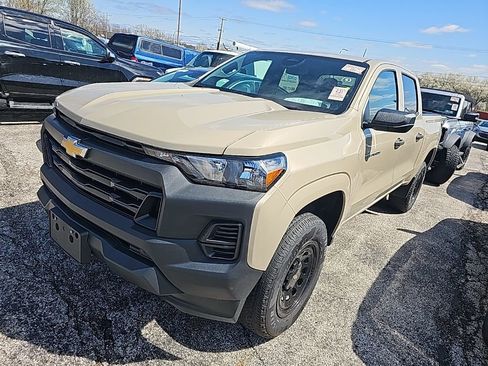 Used 2024 Chevrolet Colorado W/T image 3