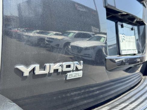 Used 2011 GMC Yukon Denali RWD image 16