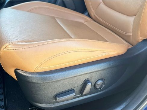 Certified 2025 Kia Seltos EX w/ EX Sunroof Package FWD image 22