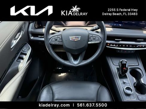 Used 2024 Cadillac XT4 Luxury w/ Cold Weather Package FWD image 13