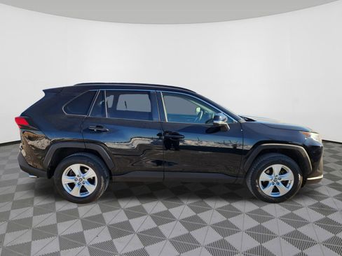 Used 2019 Toyota RAV4 XLE image 6