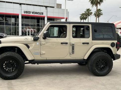 Used 2022 Jeep Wrangler Unlimited Sahara AWD/4WD image 3