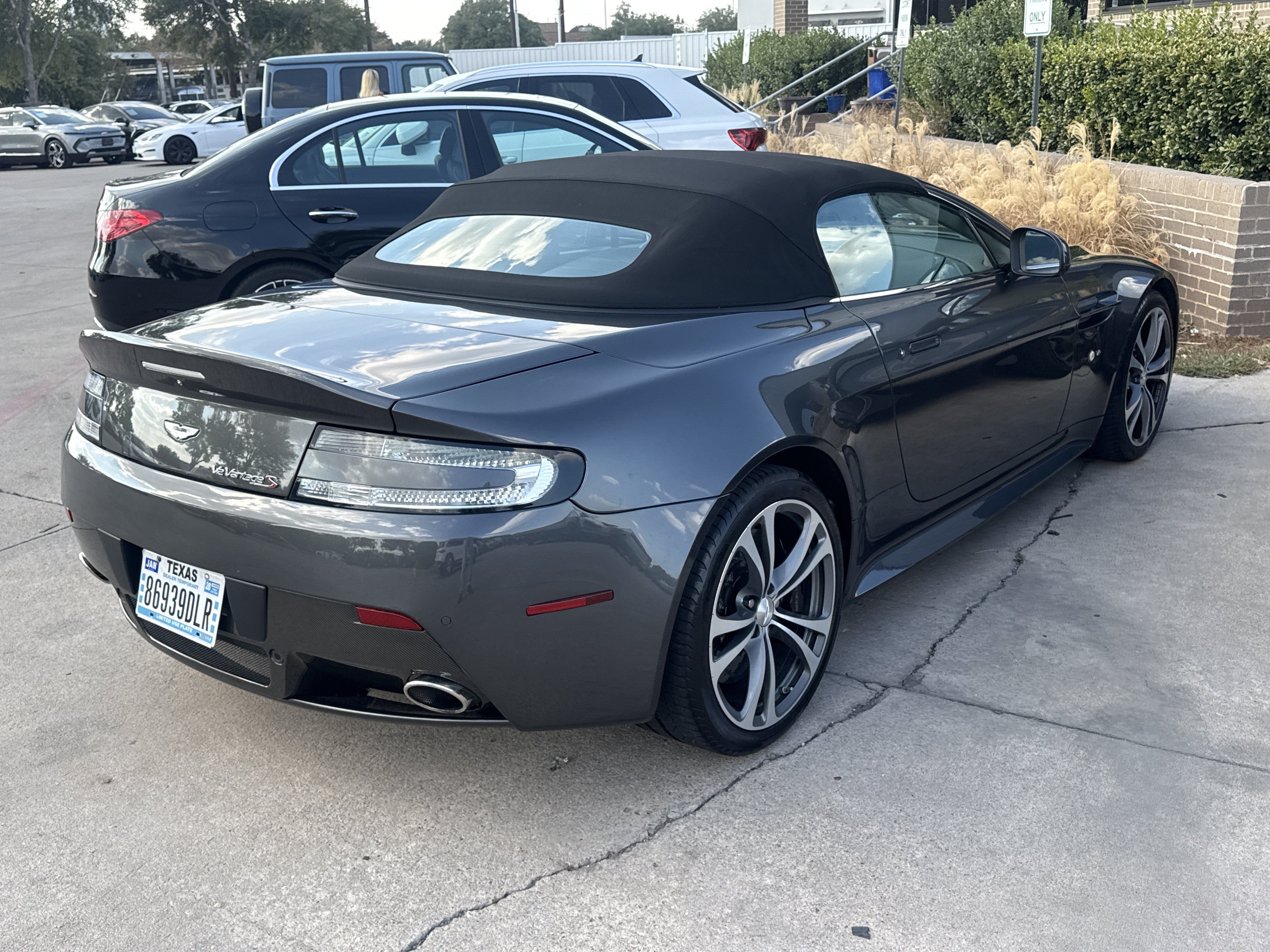 Used 2015 Aston Martin V12 Vantage S RWD image 13