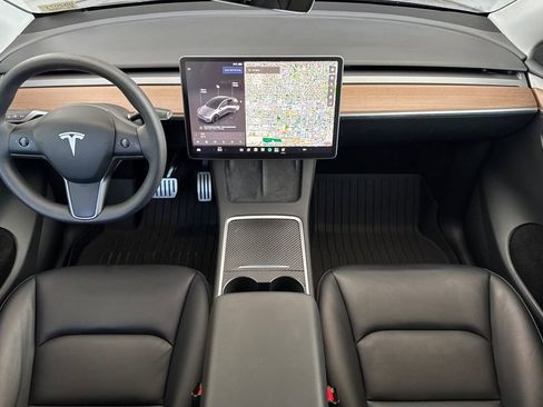 Used 2024 Tesla Model Y Performance AWD/4WD image 13