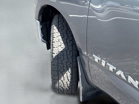 Used 2019 Nissan Titan SV AWD/4WD image 47