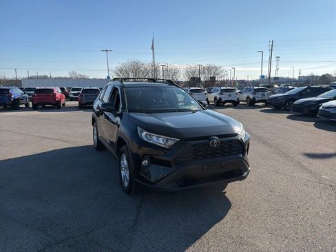 Used 2019 Toyota RAV4 XLE image 2