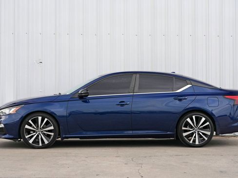 Used 2021 Nissan Altima 2.5 SR w/ SR Premium Package image 8