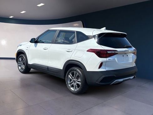 Certified 2022 Kia Seltos LX AWD/4WD image 3