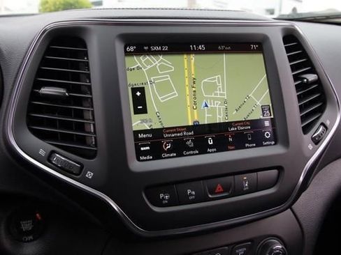 New 2023 Jeep Cherokee Altitude Lux image 29