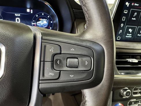 Used 2023 GMC Yukon SLT image 15