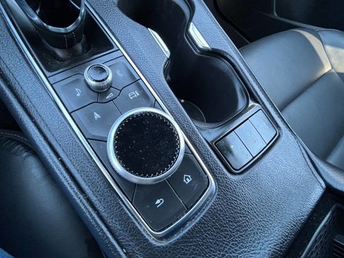 Used 2024 Cadillac XT4 Premium Luxury image 29