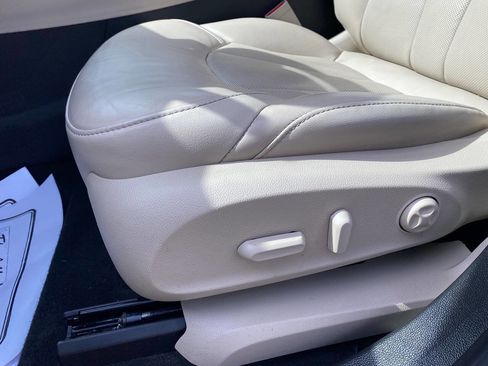 Used 2020 Buick Envision Essence FWD image 23