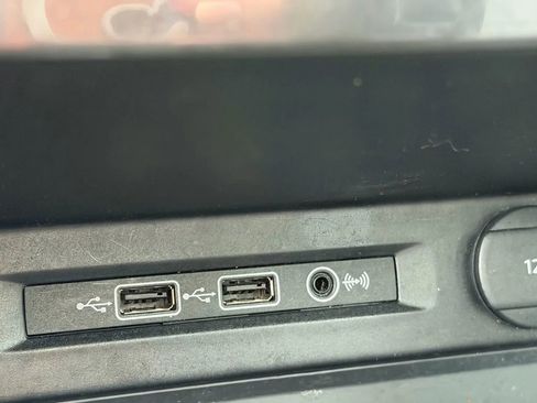 Used 2018 Volkswagen Tiguan SE w/ Panoramic Sunroof Package image 38