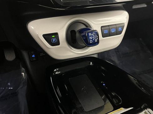 Used 2017 Toyota Prius Prime Premium image 24