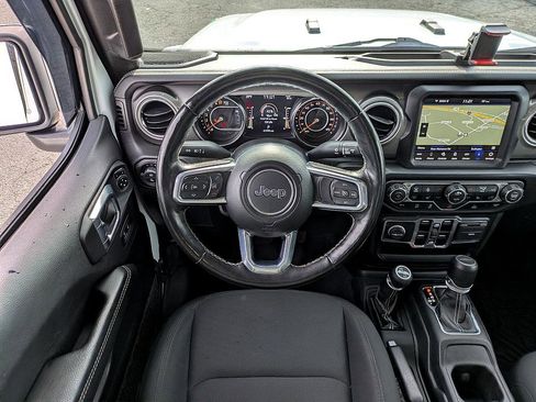 Used 2022 Jeep Gladiator Overland w/ LED Lighting Group image 28