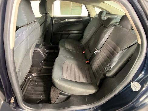 Certified 2020 Ford Fusion SE image 29