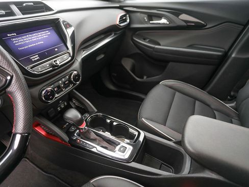 Used 2022 Chevrolet TrailBlazer RS w/ Sun and Liftgate Package image 18