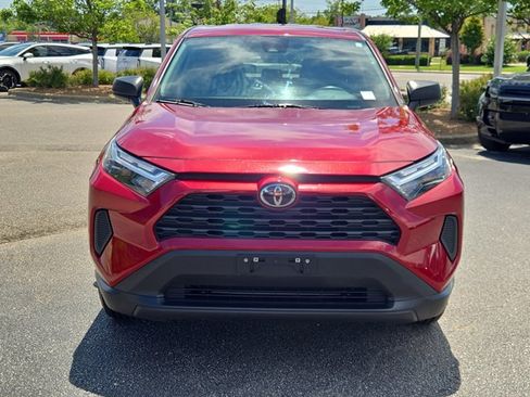 Used 2023 Toyota RAV4 LE AWD/4WD image 4
