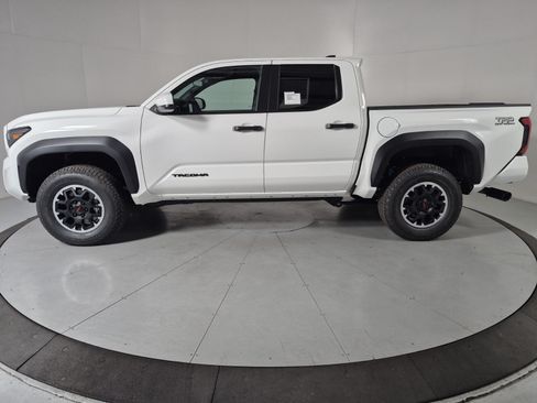 New 2026 Toyota Tacoma SR5 AWD/4WD image 2