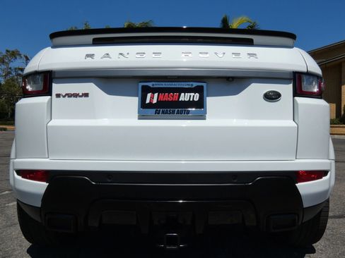 Used 2018 Land Rover Range Rover Evoque SE Dynamic image 10