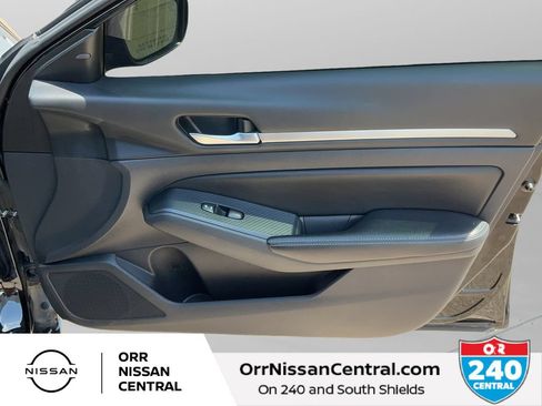 Used 2022 Nissan Altima 2.5 SV FWD image 10