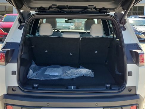 New 2026 Jeep Cherokee Overland AWD/4WD image 9