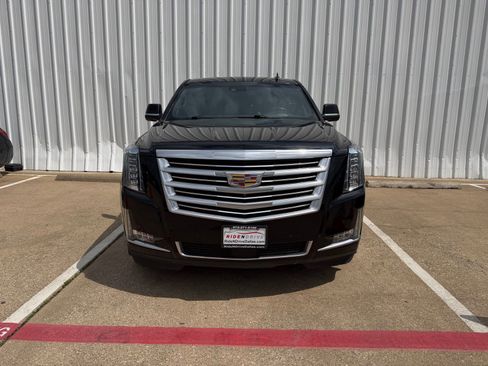 Used 2016 Cadillac Escalade Platinum RWD image 10