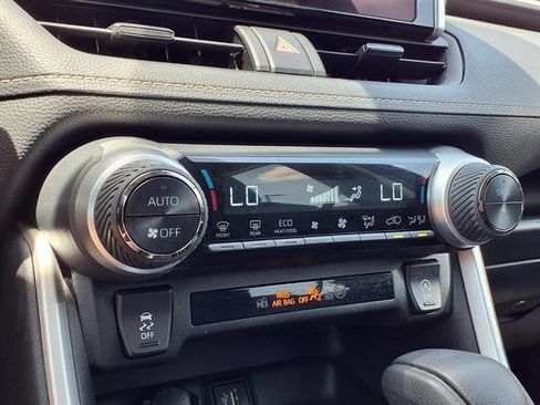 Used 2024 Toyota RAV4 XLE FWD image 11