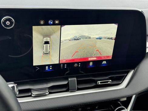 Used 2025 Chevrolet Equinox LT w/ Convenience Package II image 25