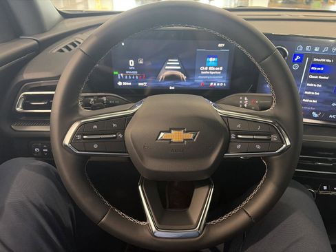New 2026 Chevrolet Traverse LT w/ Driver Confidence Package AWD/4WD image 22